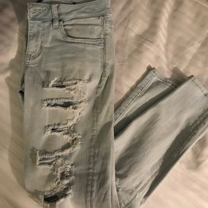 Low rise ripped jeans